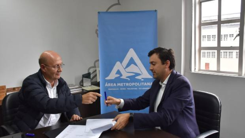 Fotos I Cortesía UAM I LA PATRIA  El convenio, que establece una hoja de ruta de cuatro años, lo firmaron Carlos Eduardo Jaramillo Sanint, rector de la UAM, y Juan Martín Dussán López, representante legal del Área Metropolitana Centro Sur de Caldas.