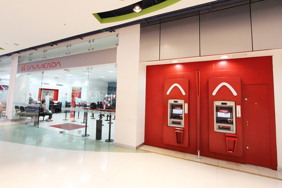 La afectada realizó una consignación en el Centro Comercial Fundadores, de Manizales, dirigida a una cuenta de Davivienda, por $4 millones 520 mil.