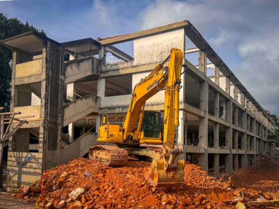 Foto I Cortesía U. de Caldas para LA PATRIA  La Universidad de Caldas sigue adelante con sus nuevas infraestructuras en Manizales, La Dorada, Anserma y su oferta también en otros municipios del departamento. El foto, demolición del Edificio El Parque para dar paso al que será sede de la Facultad de Inteligencia Artificial e Ingenierías.