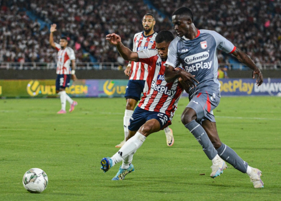 Junior y Santa Fe empataron en el primer partido de la Superliga y este miércoles definen el primer título del año en Colombia, en el estadio El Campín.