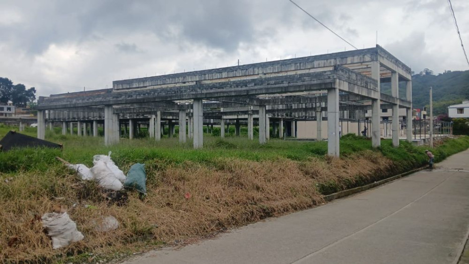 Según el FFIE hay que decidir entre demoler o reforzar la estructura que hay en el lugar