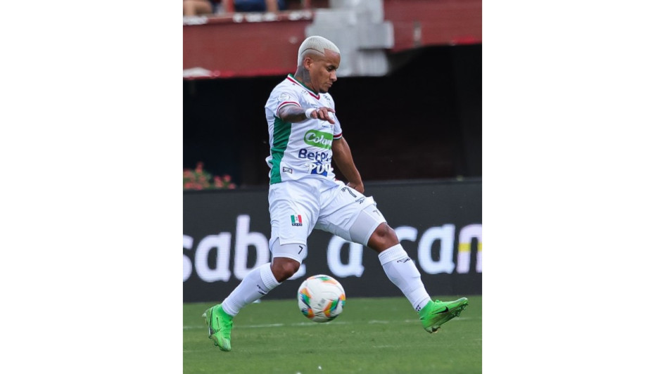 Michael Barrios es titular este domingo con el Once Caldas.