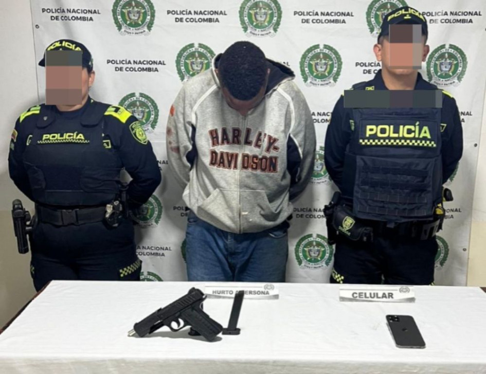 El joven víctima del hurto puso la denuncia y una patrulla de la policía logró capturar al responsable 