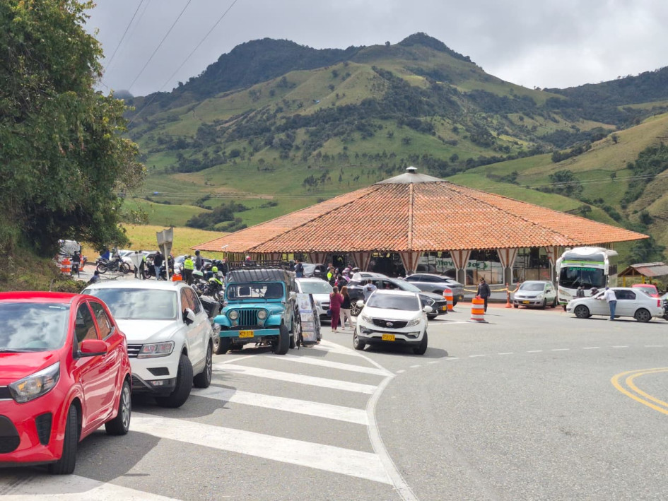 Este fin de semana hay pico y placa ambiental en la vía Manizales - Murillo, carretera que bordea el volcán Nevado del Ruiz. Se inicia en el sector de La Esperanza.