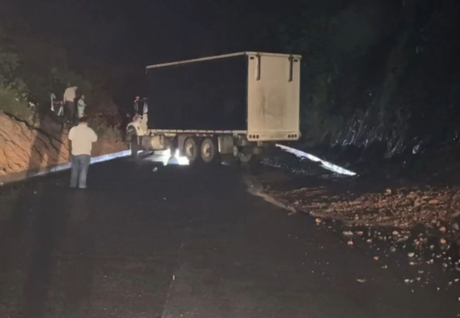 El paso estuvo cerrado el miércoles 7 de enero hasta la media noche, en la mañana de hoy (8 de enero) se reactivó la vía 