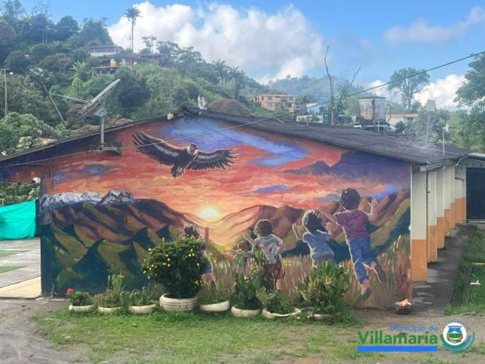 Los murales escolares adornan y a la vez son el reflejo de una naturaleza exuberante, como lo es la de la zona rural de Villamaría.