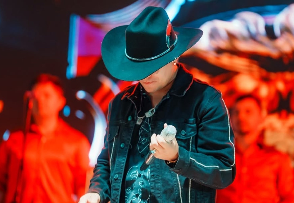 Yeison Jiménez, artista caldense de música popular fallecido en un accidente aéreo. Le preparan homenajes en Manizales y Bogotá.