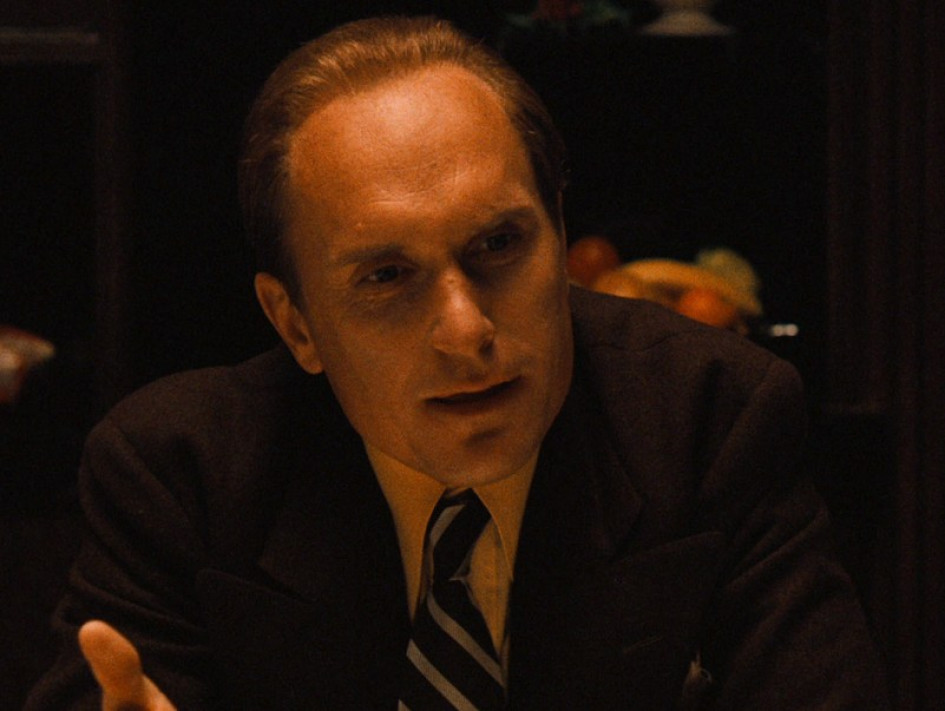 Robert Duvall, actor que interpretó al memorable personaje de Tom Hagen (foto), consigliere de la familia Corleone en El Padrino I y II, murió a los 95 años.