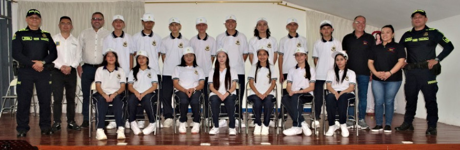 El grupo que comenzará su formación como Guardianes del Turismo y el Patrimonio Nacional en Salamina (Caldas).