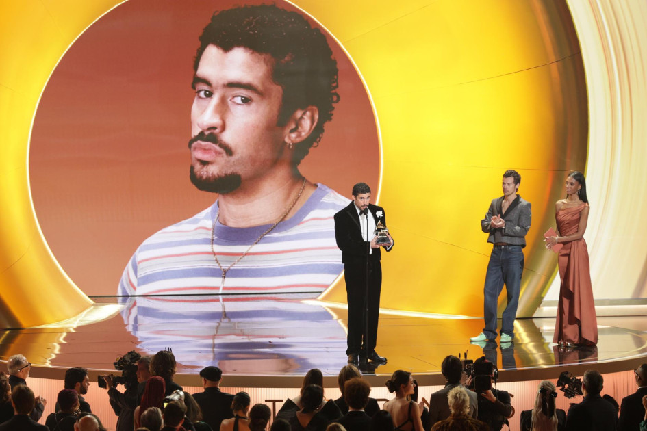 El puertorriqueño Bad Bunny recibió el premio al álbum del año en los Grammy 2026, celebrados en el Crypto.com Arena de Los Ángeles (Estados Unidos).