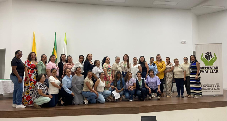 Madres comunitarias del Quindío firmaron su posesión como trabajadoras oficiales del ICBF.