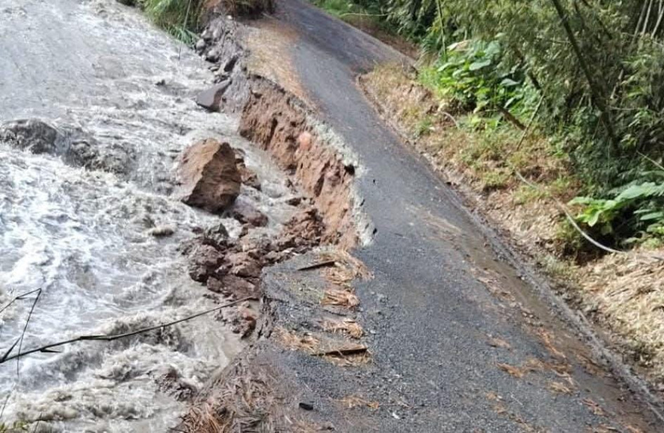 En la vía Quiebra del Billar - La Ye, en zona rural de Manizales (foto), hubo pérdida de banca.