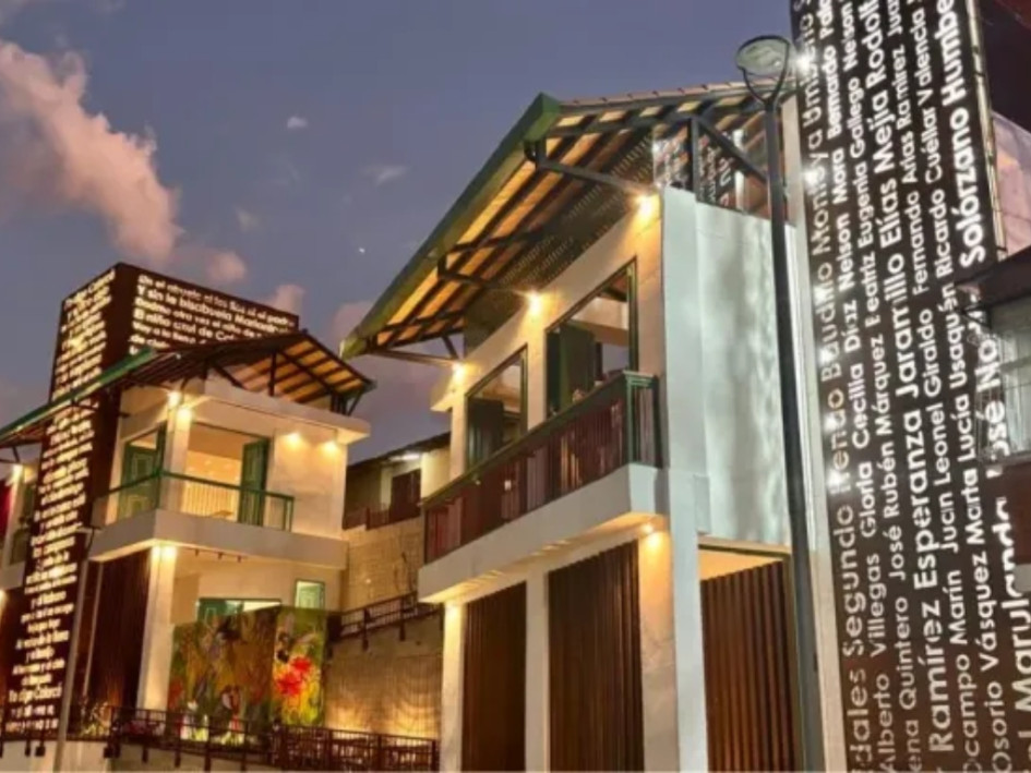 Autoridades locales y la empresa ejecutora recorrieron la “Ciudad sobre letras” para verificar la obra antes de su entrega oficial.