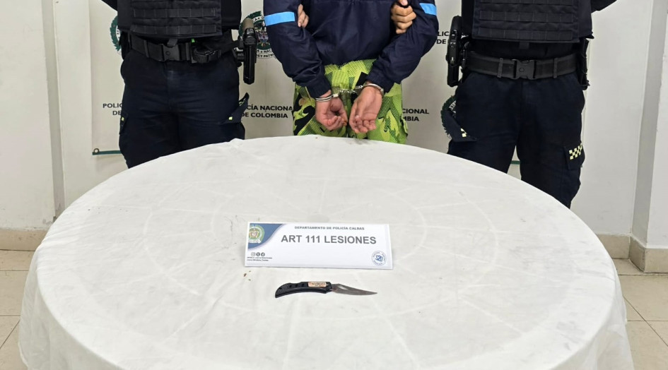 El capturado agredió a otro hombre, de 38 años, con una navaja en abdomen, tórax y un brazo.