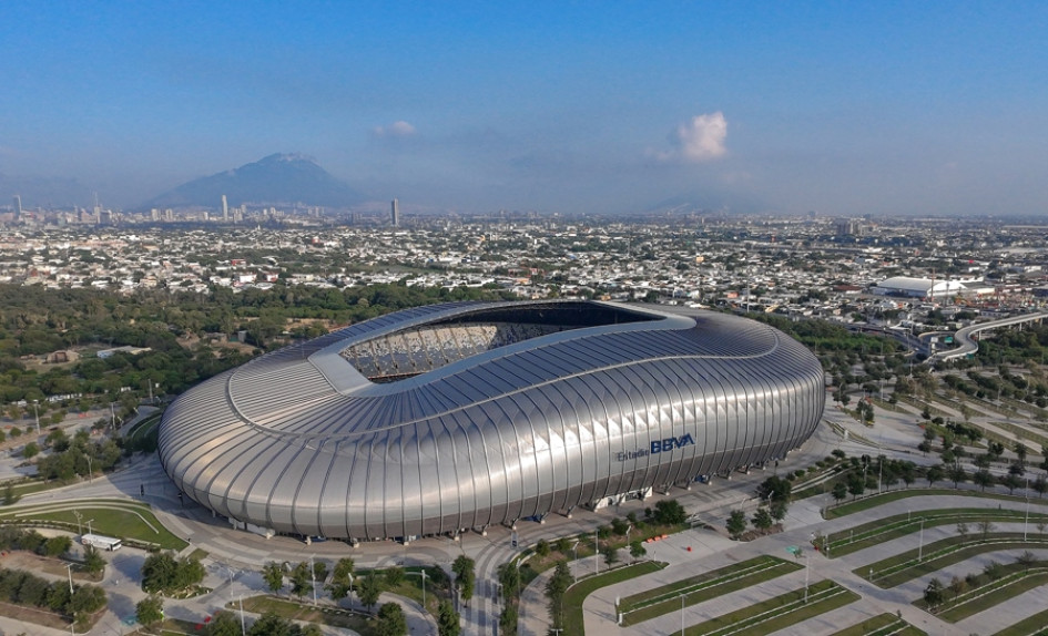 Fotografía aérea que muestra el Estadio BBVA, sede de la Copa Mundial de Fútbol 2026, este viernes, en la ciudad de Monterrey (México).