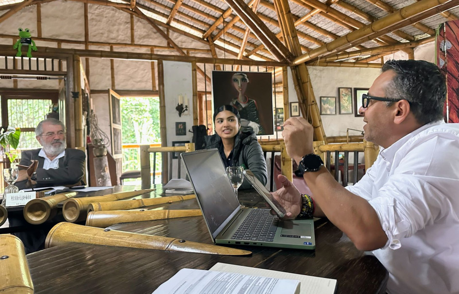Representantes de la Universidad del Quindío y el Jardín Botánico de Calarcá durante el anuncio del convenio de cooperación para conservación ambiental.