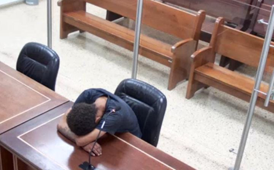 Morocho terminó detenido por intimidación o amenazas con armas, que parte de una pena de 4 años. No aceptó cargos. El ente acusador pidió mandarlo a la cárcel. La juez la avaló.