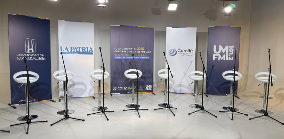 Así iba el montaje este viernes (13 de febrero) en el estudio de televisión de la Universidad de Manizales. 