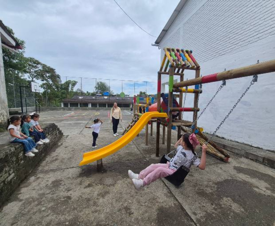 Las sedes educativas urbanas y rurales de Manizales se favorecen por intervenciones con miles de millones de pesos. Esta semana es de entregadas de trabajos listos. 