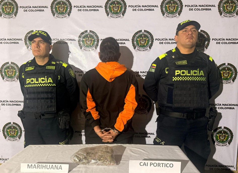 Autoridades realizaron operativos simultáneos en Armenia y Calarcá que permitieron capturas por homicidio y tráfico de estupefacientes.