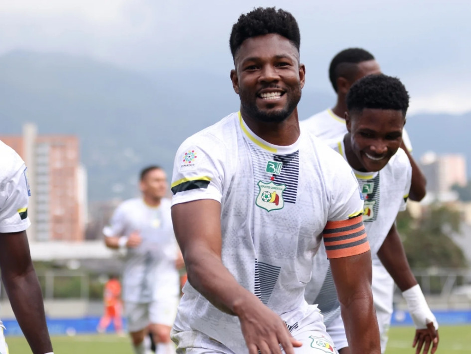 Deportes Quindío venció 2-1 a Envigado y se ubicó en el primer lugar del campeonato.