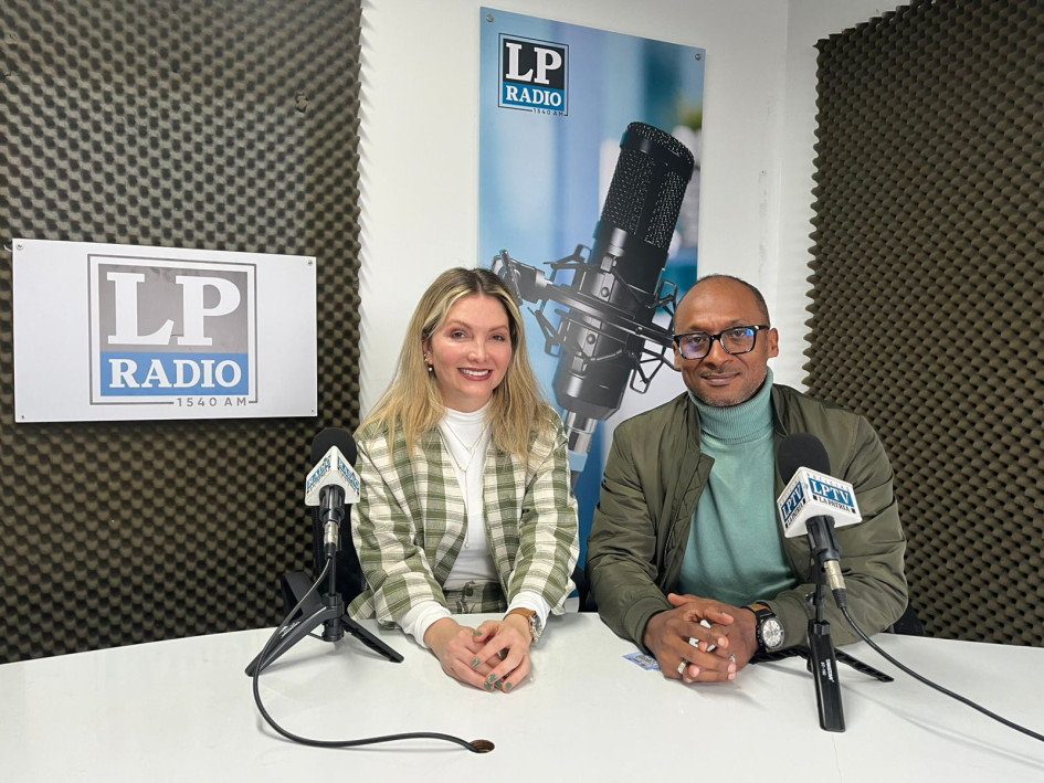 Sandra Patricia Álvarez Castro, secretaria de Integración y Desarrollo Social de Caldas, y Alex Enrique Tapia Maturana, jefe de la Unidad de Políticas Públicas de Caldas.