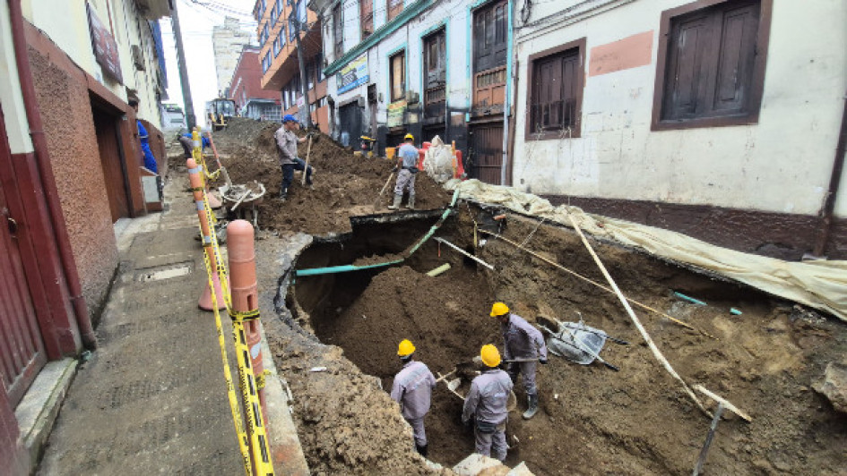 Fotos I Fredy Arango I LA PATRIA  El servicio de acueducto se restableció el sábado en la noche, indicó Aguas de Manizales. Entre tanto, continúan los trabajos de recuperación de la vía.