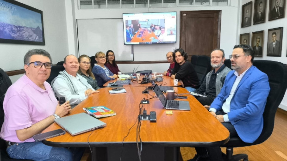 Foto I Cortesía U. de Manizales I LA PATRIA Grupo de doctores de la Facultad de Ciencias Sociales y Humanas de la Universidad de Manizales, claves en el posicionamiento científico de la institución en el país.