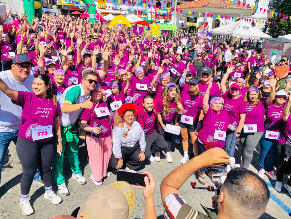 La primera Gestora social Daniela Nieto Jaramillo, artífice de la carrera, señaló que se siente feliz de escuchar miles de historias de mujeres valientes que acudieron a su llamado.