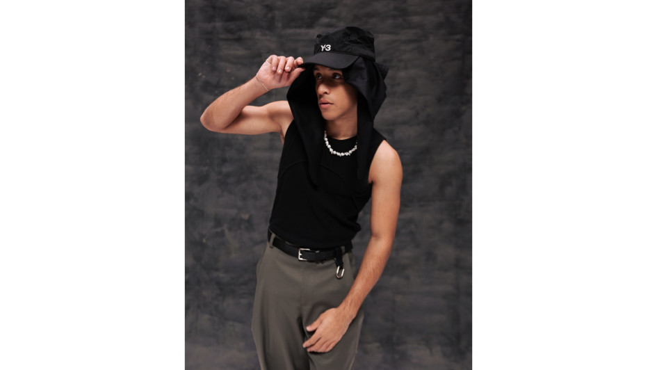 Con esta canción el artista apuesta por sonidos contagiosos y experiencias sensoriales que conecten con el público joven latino.