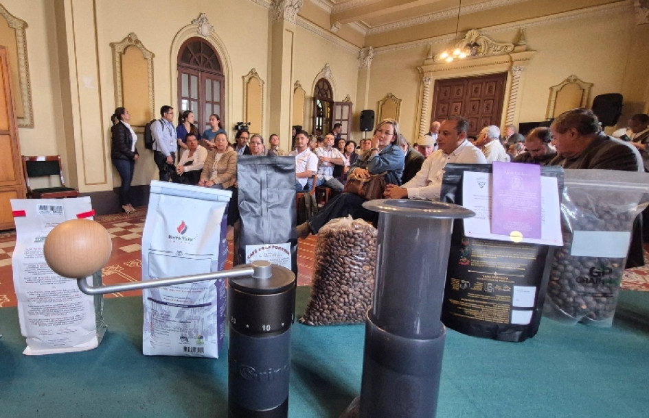 15 muestras de cafés de 9 municipios de Caldas estarán presentes en la feria internacional de café World of Coffee que se efectuará entre y el 10 y el 12 de abril en San Diego (California). El evento, antes denominado SCA (Specilty Coffee Expo, por sus siglas en inglés), se constituye en una de las ferias más importantes del mundo.