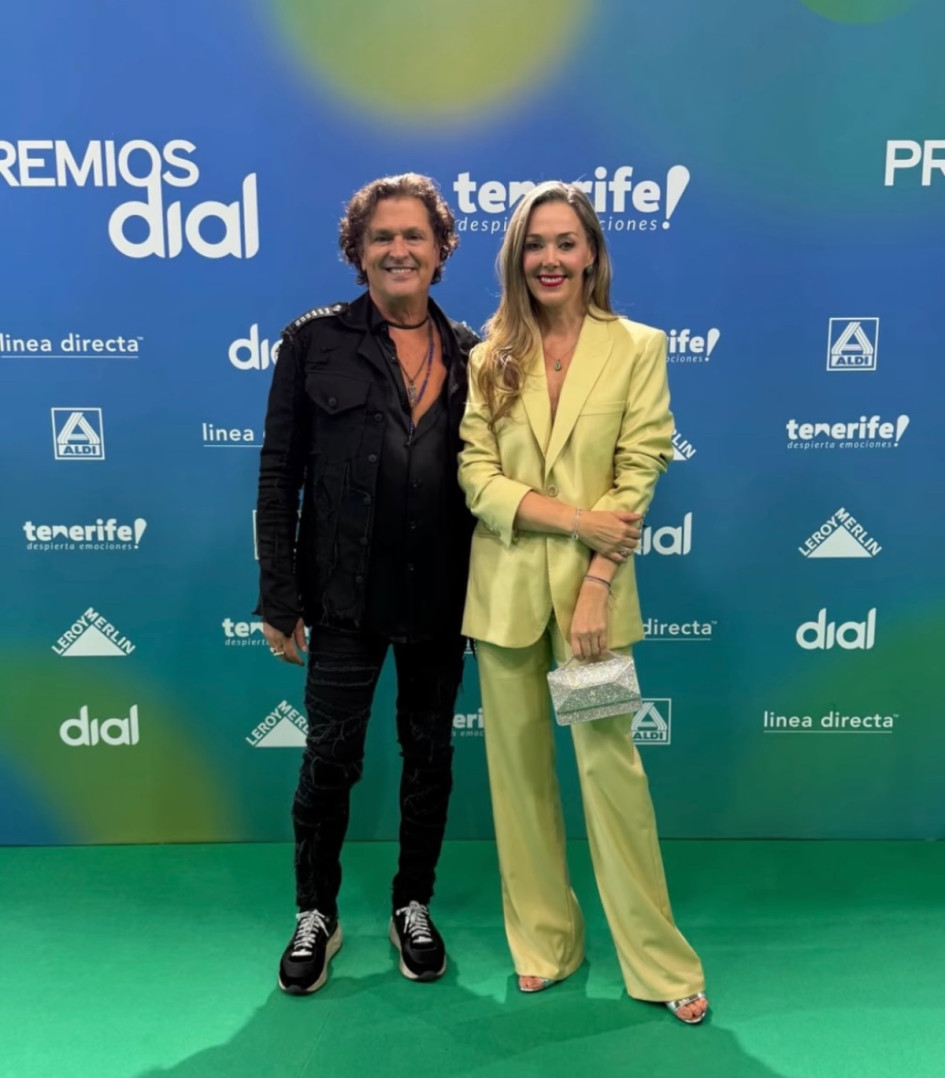 Carlos Vives recibió el Premio a Trayectoria durante los Premios Dial Tenerife en España