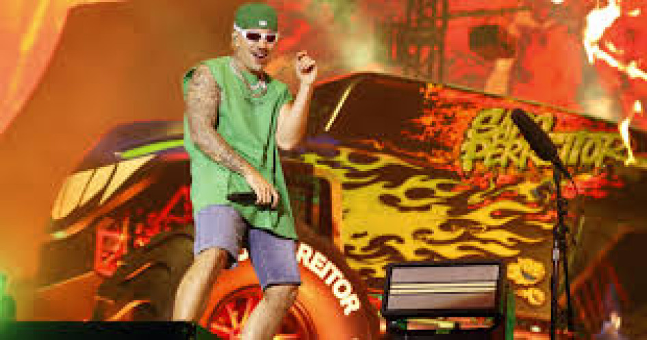 Feid presentó este jueves su nuevo EP, 'FEID VS FERXXO', en el que explora la dualidad de su carrera y explora sus raíces musicales.