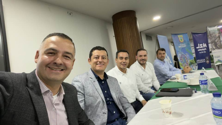 Líderes y amigos Foto | Tomada de Facebook | LA PATRIA