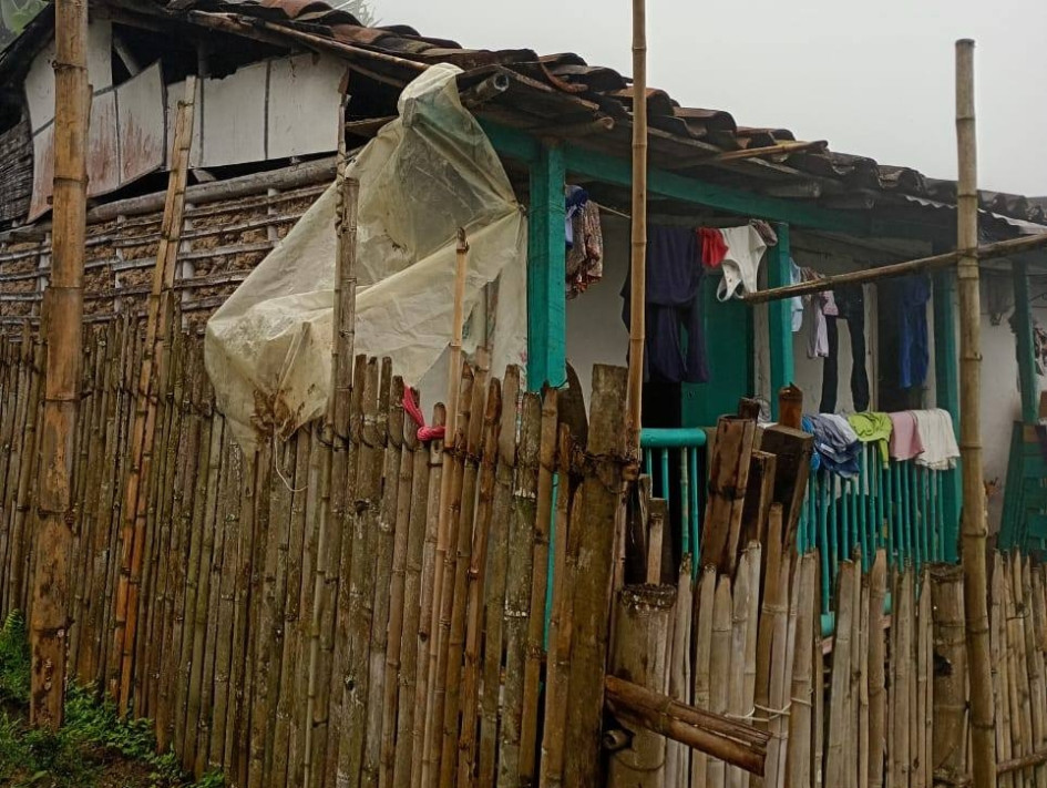 Marisol es una madre cabeza de familia que pide ayuda para mejorar su casa, que está a punto de derrumbarse en el Eje Cafetero. 12 paisanos acuden al rescate desde Europa. Así puede apoyar la causa.