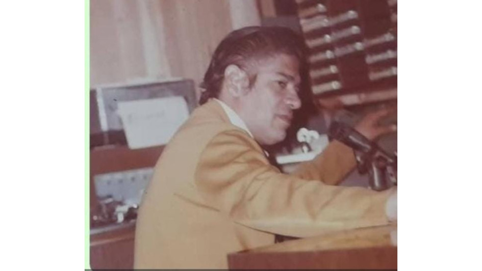 Óscar Rodríguez, conocido como el "gitano de la radio" en Manizales, falleció a los 93 años. Recuerdan su legado propio y familiar detrás y frente a los micrófonos.