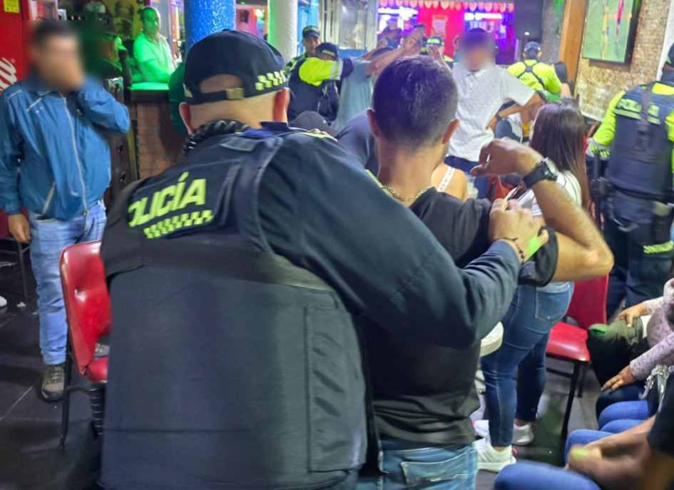 La agresión al uniformado ocurrió en un bar, cuando se efectuaban requisas a ciudadanos.