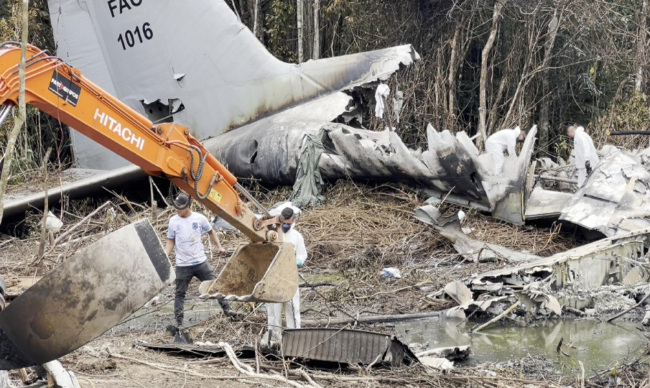 En la peor tragedia aérea sufrida en la historia de las Fuerzas Militares de Colombia, ocurrida este lunes, murieron 69 personas y otras 57 resultaron heridas.