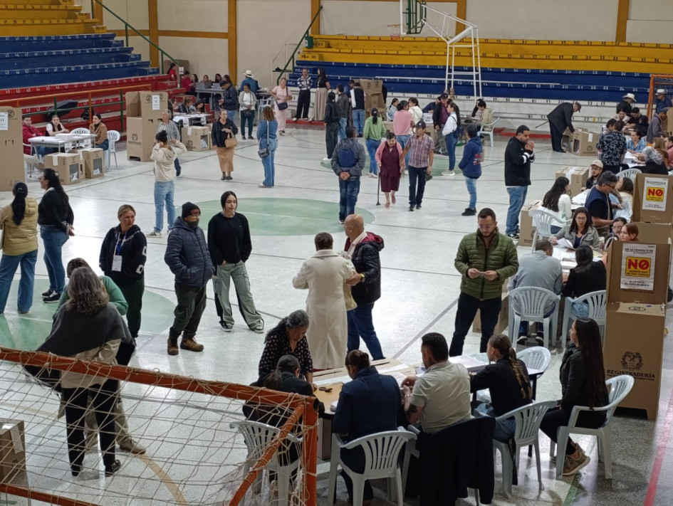 El puesto de votación en el coliseo de Aguadas. Vea cómo se desarrollan las elecciones este domingo en municipios de Caldas.