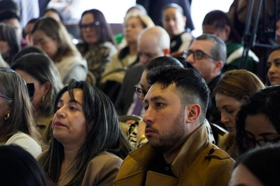 Los servidores público de Colombia están listos para recibir el aumento salarial del 2026 y les llegará con retroactivo desde enero.