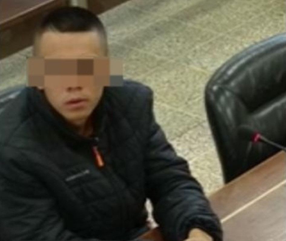 Foto de LA PATRIA  A una pena entre 37 y 45 años de cárcel se enfrenta un barrista de Holocausto Norte, señalado como coautor de la muerte de Emanuel Rudas Vallejo, de 29 años, apodado Cachucho, integrante de Brigada Once. Ese homicidio ocurrió en la carrera 26 con calle 16, del barrio El Bosque de Manizales. Todo lo habría generado la pérdida de un trapo en un partido. 