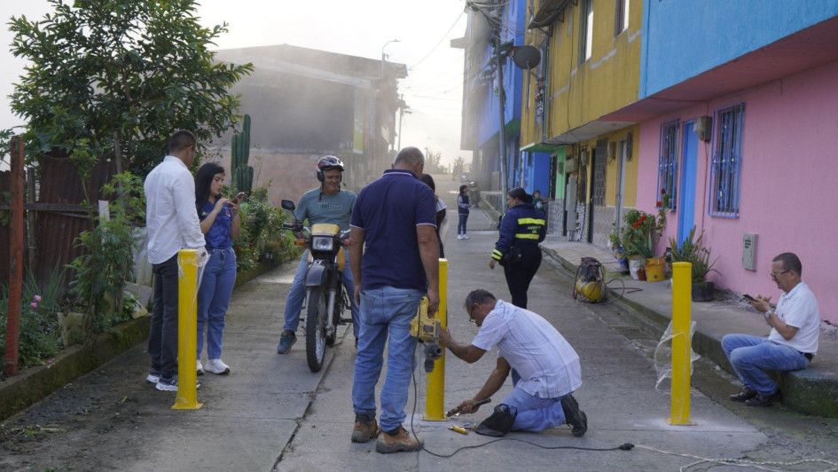 Por el sector queda permitido solamente el paso de motocicletas. 