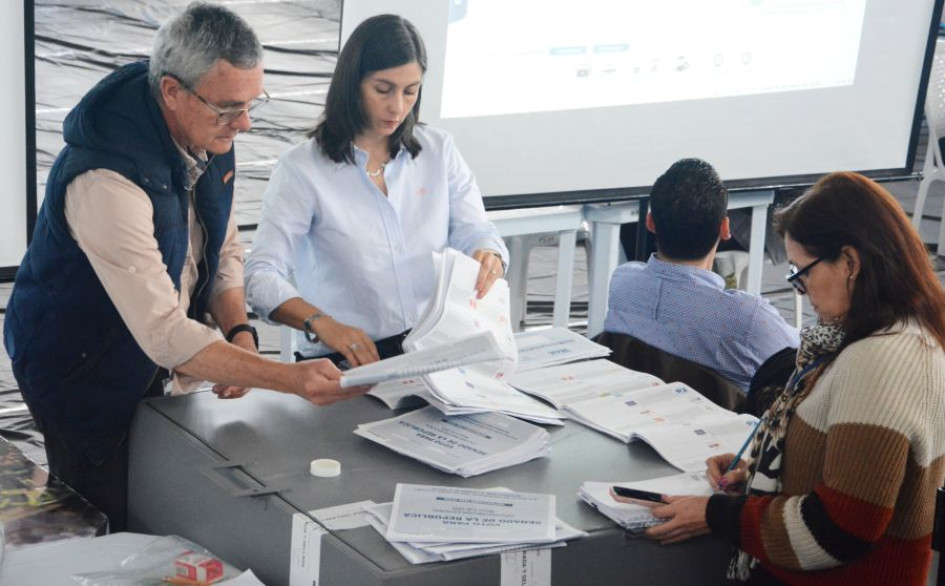 En Manizales se llevan a cabo los escrutinios en el Coliseo Mayor Jorge Arango Uribe.