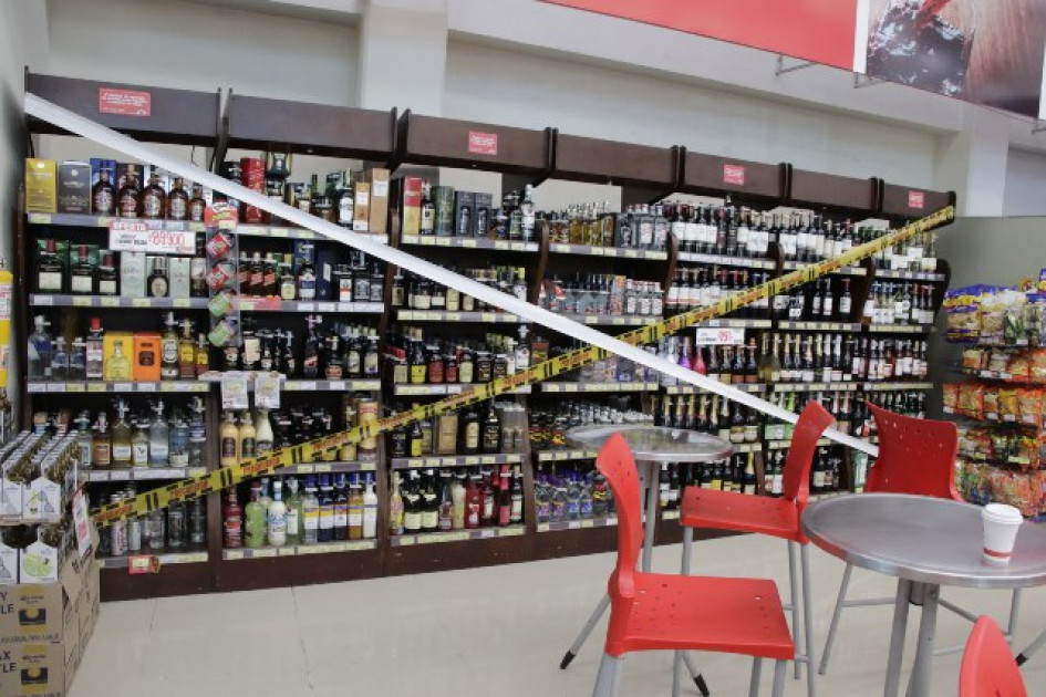 La ley seca prohíbe la venta y el consumo de bebidas alcohólicas.