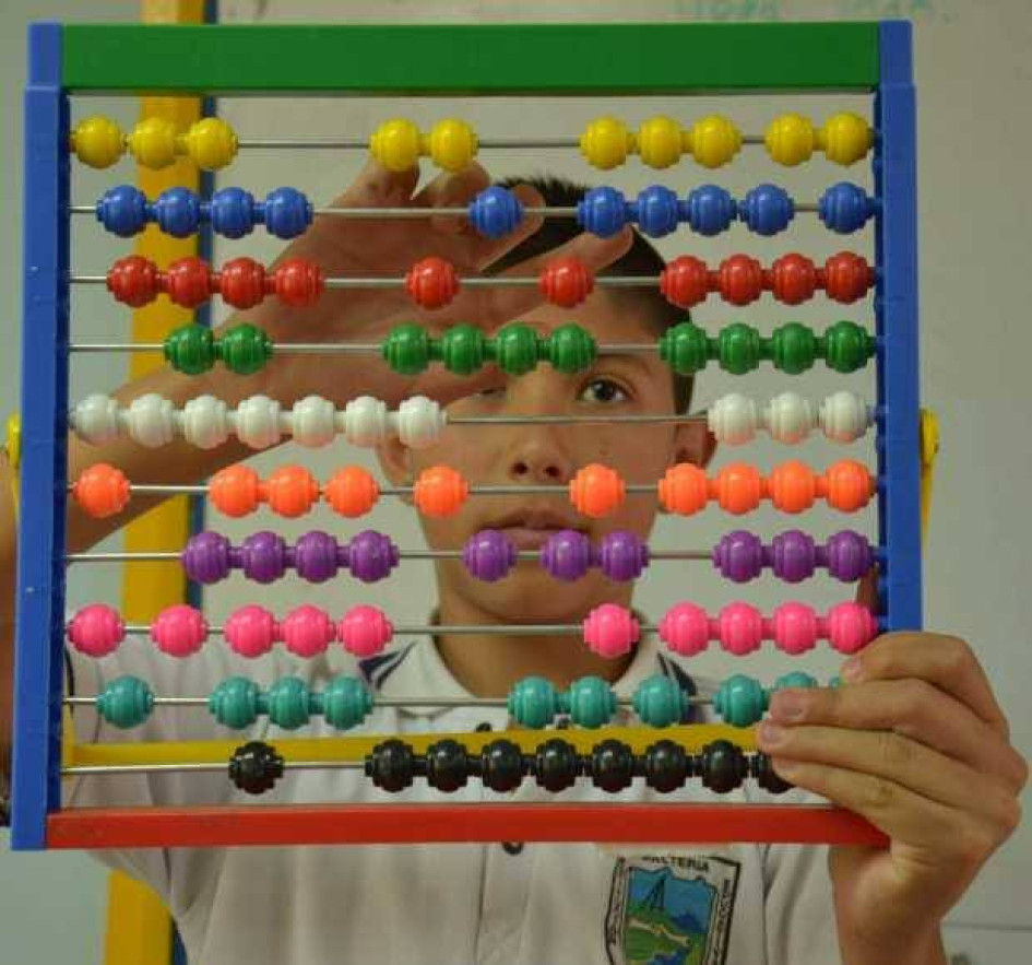 La invitación es a mirar las matemáticas no solo como fórmulas y números, sino como un lenguaje para comprender la realidad, tomar mejores decisiones y construir soluciones colectivas.