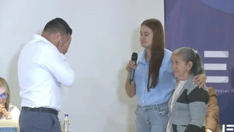 En un gesto poco habitual en este tipo de procesos, la familia ofreció un perdón directo al compareciente y le propuso un abrazo. 