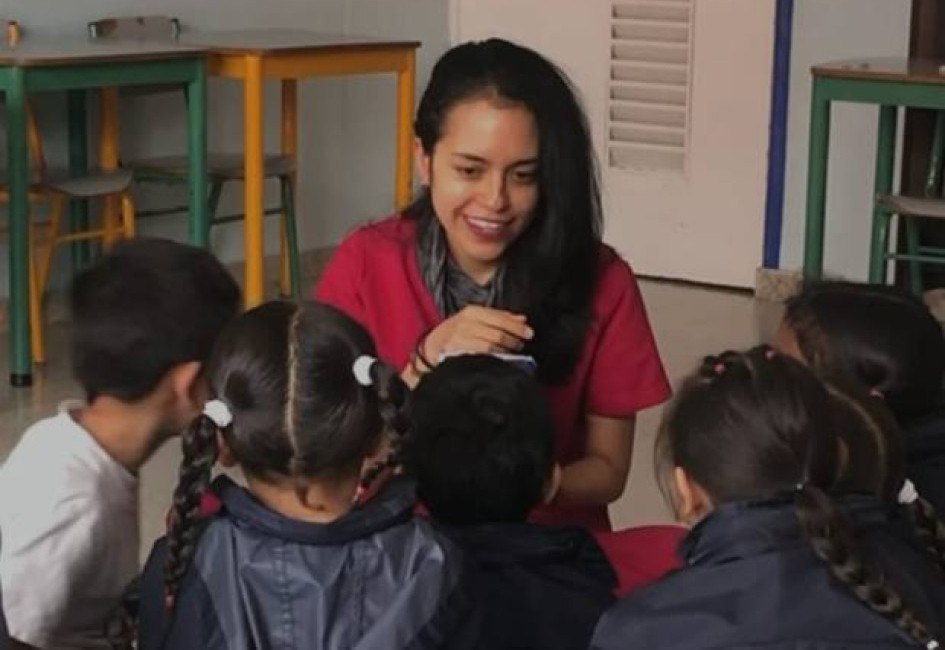 Fotos I Cortesía ECR LA PATRIA  El movimiento es clave para los niños considera la fisioterapeuta Andrea Carolina Amaya, egresada de la Escuela Colombiana de Rehabilitación (ECR).