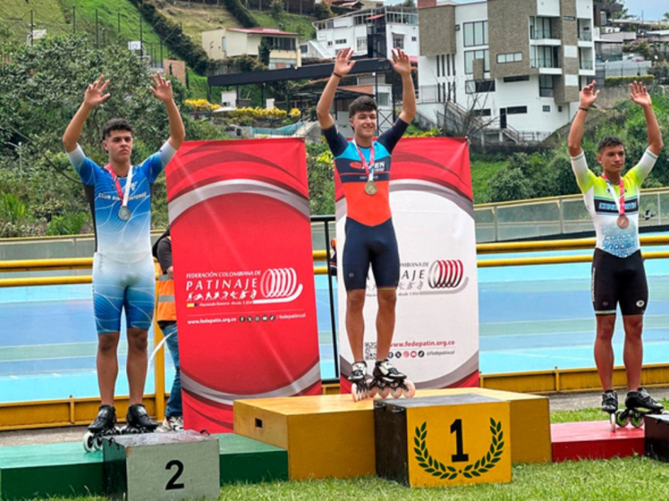 La delegación del Quindío compitió con ocho deportistas en un evento de alto nivel en Manizales.