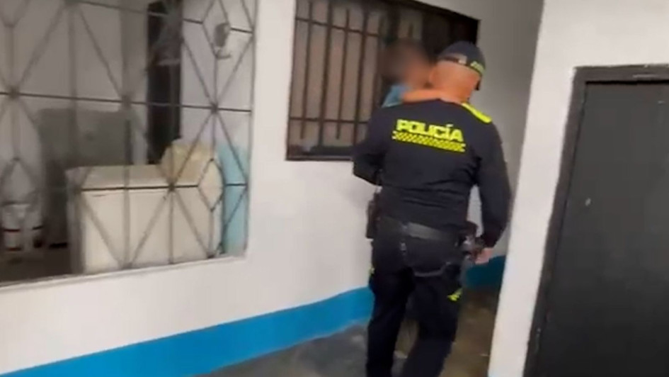 El niño estaba en malas condiciones dentro de un inquilinato, sin protección de su madre y en compañía de un hombre.