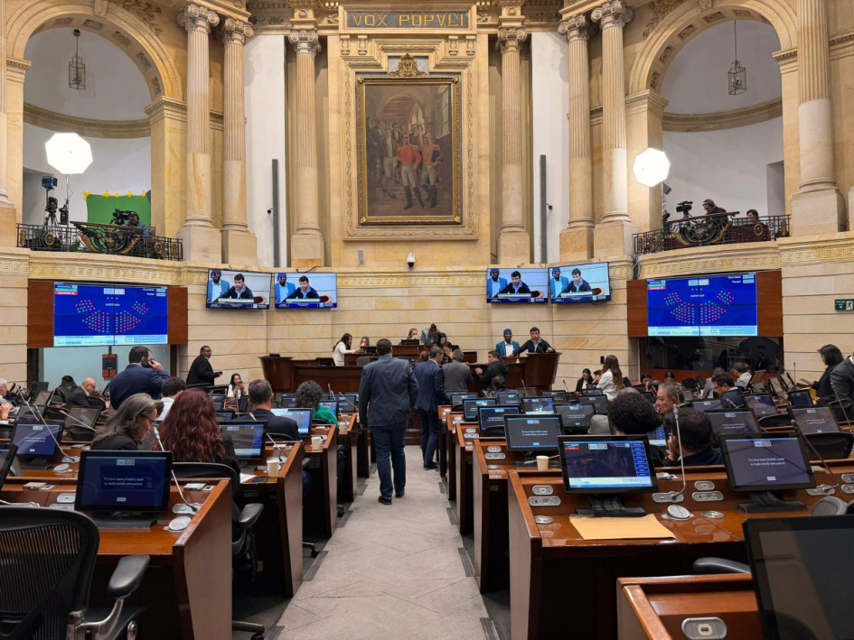 19 millones 383 mil 120 votos válidos se registraron para el Senado  2026-2030 con el 99,32% de las mesas informadas. Así se repartirían las 100 curules, entre 9 listas. 